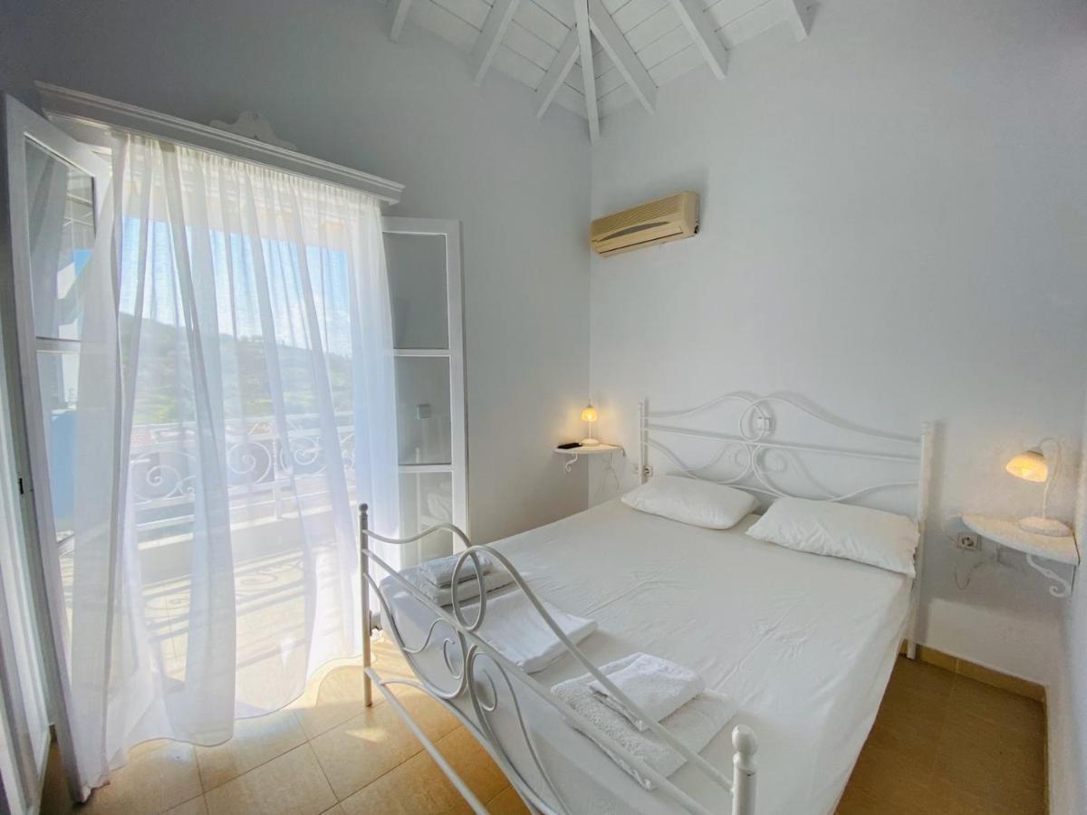 Pontamos Villas Chalki Town Екстер'єр фото