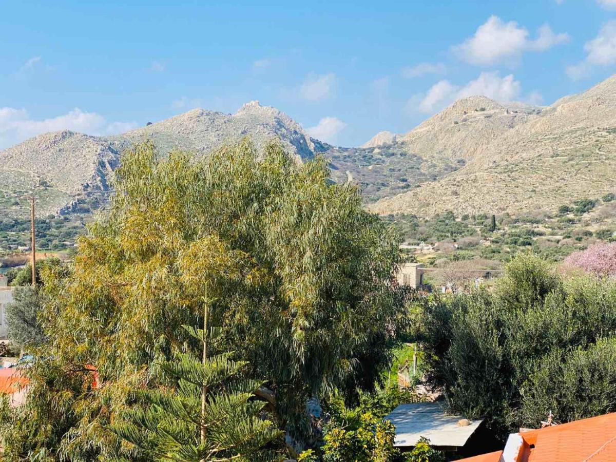 Pontamos Villas Chalki Town Екстер'єр фото